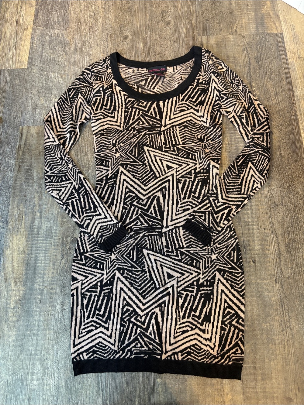 Geometric Long-Sleeve Knit Dress